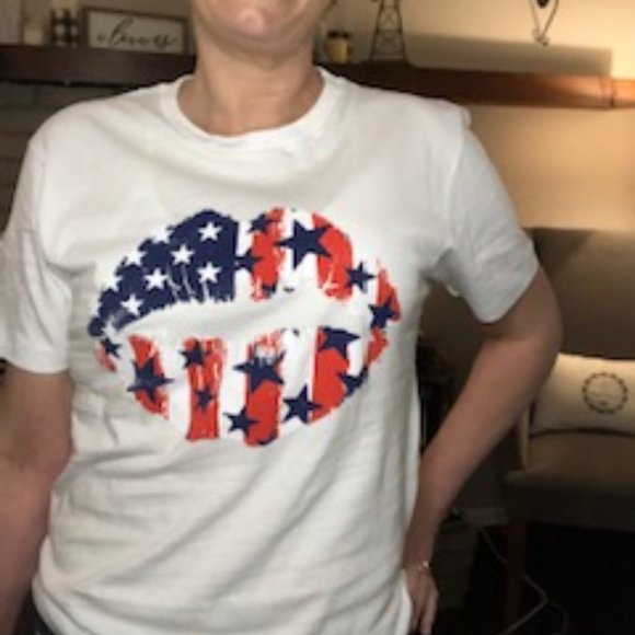 White American Lips T Shirt - Picture 1 of 1